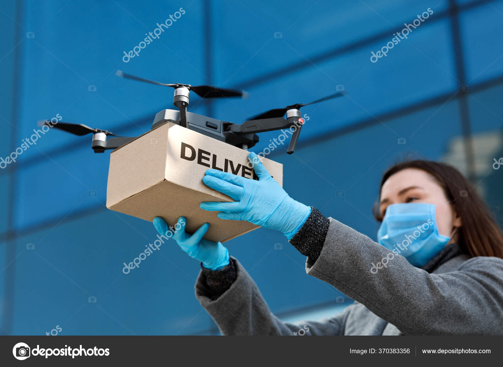 Drones entregando paquetes hotsell