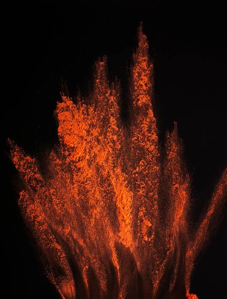 Explosão realista de tinta laranja seca, lançada no festival — Fotografia de Stock