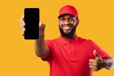 Kurye Cep Telefonu Gösterimi Boş Ekran Hareketi Başparmaklar Yukarı, Stüdyo Çekimi