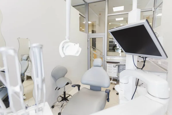 Odontologia, estomatologia, medicina conceito de equipamentos médicos, espaço de cópia — Fotografia de Stock