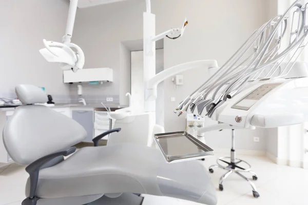 Odontologia, estomatologia, medicina conceito de equipamentos médicos, espaço de cópia — Fotografia de Stock