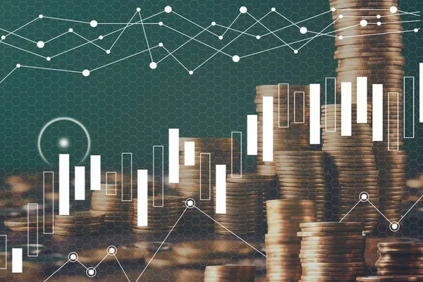 Rikedom och välstånd. Staplade gyllene mynt på grön bakgrund, collage med finansiella diagram på transparent skärm — Stockfoto