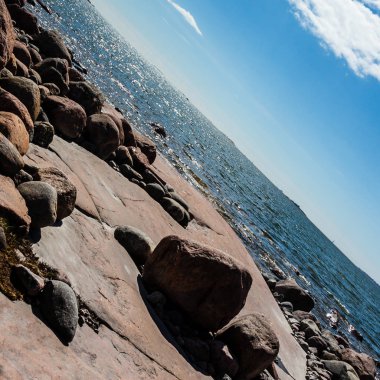 Helsinki Beach'te taş