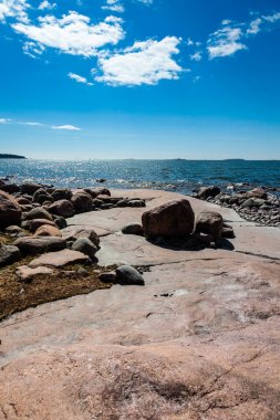 Helsinki Beach'te taş