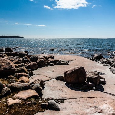 Helsinki Beach'te taş