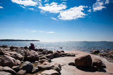 Helsinki Beach'te taş