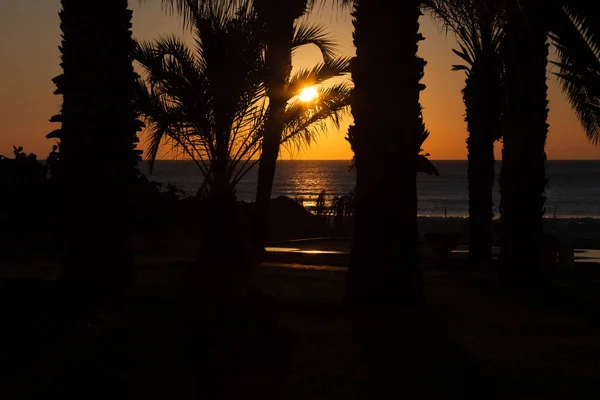 El atardecer está en el mar —  Fotos de Stock