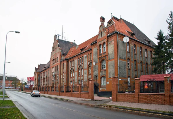 Wandelen door de stad. Historische panden Baltiejsk. — Stockfoto