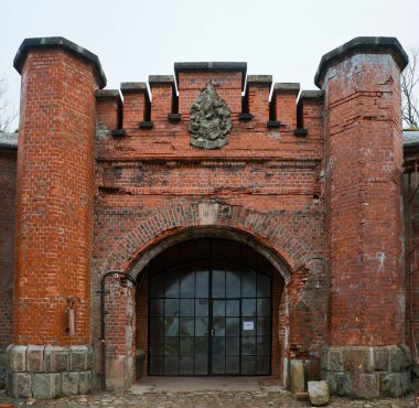Kaliningrad. Fort sayı 11 için ana giriş