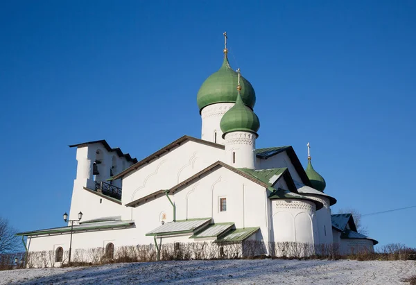 Псков, Богоявленский храм с Запковом — стоковое фото