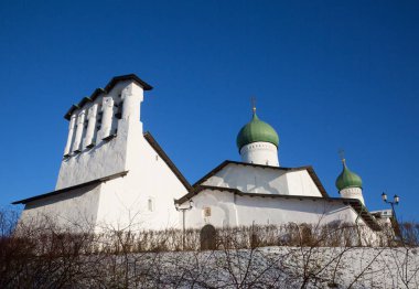 Pskov çan kulesinde ile Epiphany Kilisesi