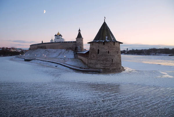 Cazibe - Pskov Kremlin ve Trinity Katedrali