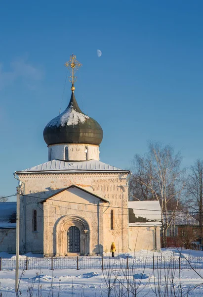 Georgův kostel v zimě v Yuryev-Polsky — Stock fotografie