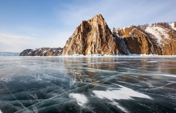 Прекрасний вид на озеро Байкал зимові — стокове фото