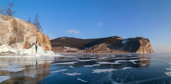 美丽的景色贝加尔湖冬天 — 图库照片