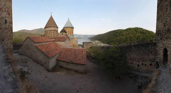 Gruzie, starobylé pevnosti Ananuri, 16. — Stock fotografie