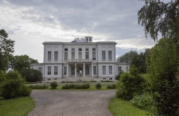 Palace - Bobrinsky Manor in the town of Bogoroditsk — Stock Photo, Image