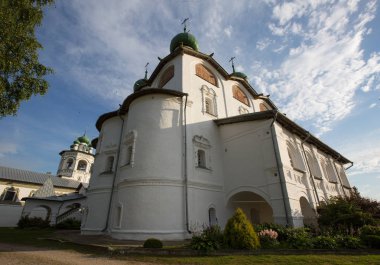 Nikolo-Vyazhishsky Manastırı yakınındaki Veliky Novgorod