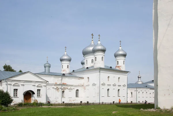 St. Yuriev klášter v Velikij Novgorod — Stock fotografie
