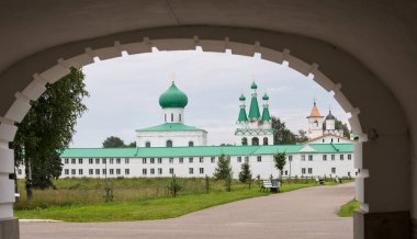 Kutsal Üçlü Alexander-Svirsky Manastırı - Ortodoks Manastırı