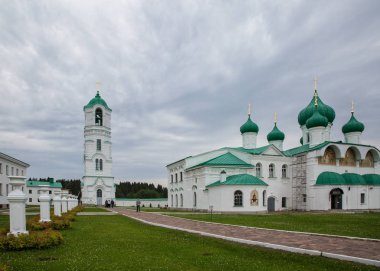 Kutsal Üçlü Alexander-Svirsky Manastırı - Ortodoks Manastırı
