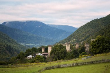 Gürcistan'daki Svan gözetleme kuleleri
