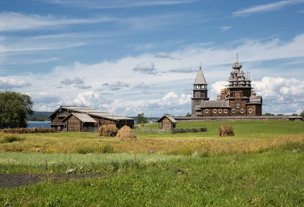 Kizhi, un museo de arquitectura de madera —  Fotos de Stock