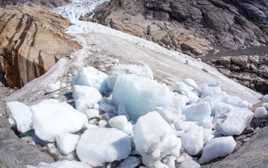 Brixdalsbreen - Norveç 'in yazın en popüler buzulu