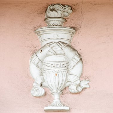 Moskova 'daki Ostankino malikanesinin duvarlarında eski bas-yardım çizimleri var.