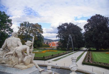 Çek Cumhuriyeti sokakları boyunca yürü - Krumlov