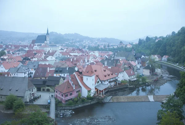 Çek Cumhuriyeti sokakları boyunca yürü - Krumlov