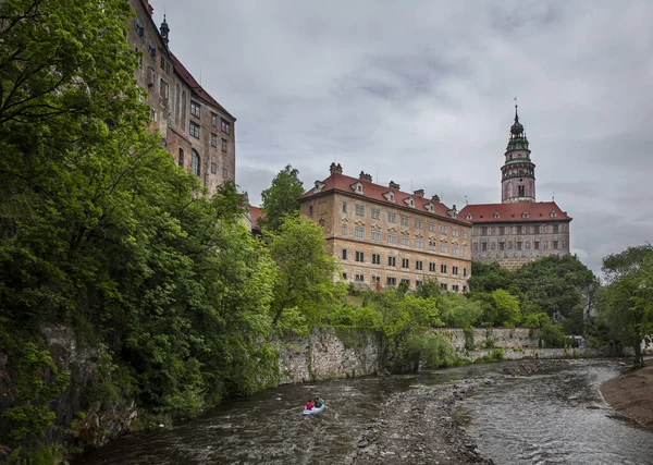 Çek Cumhuriyeti sokakları boyunca yürü - Krumlov