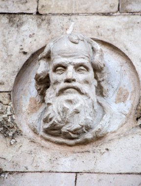 Şubat ayında Bykovo malikânesindeki Meryem Ana 'nın Vladimir Simgesi' nin kilisesinde yüksek kabartmalar yapıldı.