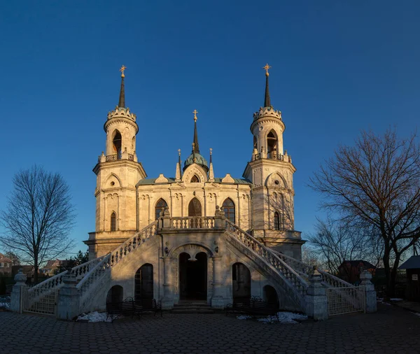 Церква Володимира Ікона Божої Матері Біковській Маєтку Лютому — стокове фото