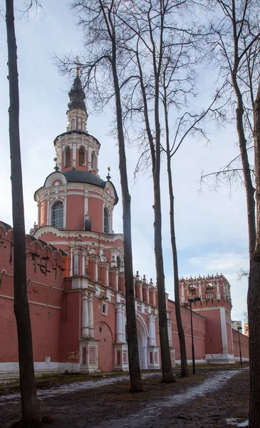 Стены Башни Ворота Колокольни Донского Монастыря Москве — стоковое фото