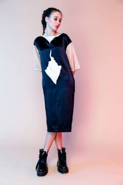 Parlak makyajlı kadın