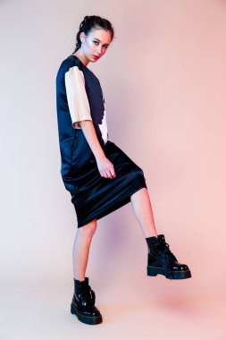 Parlak makyajlı kadın