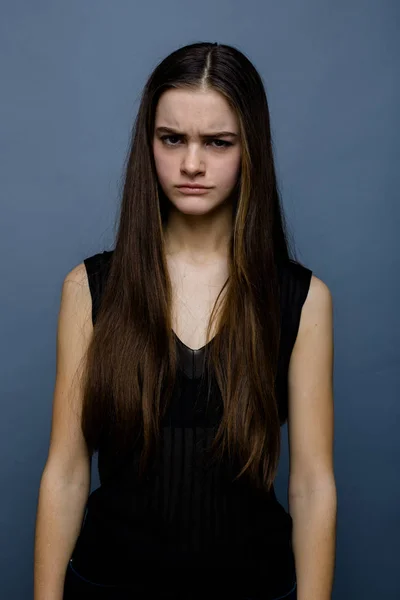 Menina fazendo cara engraçada — Fotografia de Stock