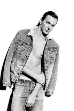 şık yakışıklı adam