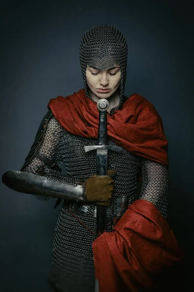 Woman in knight armour — Stock Photo, Image