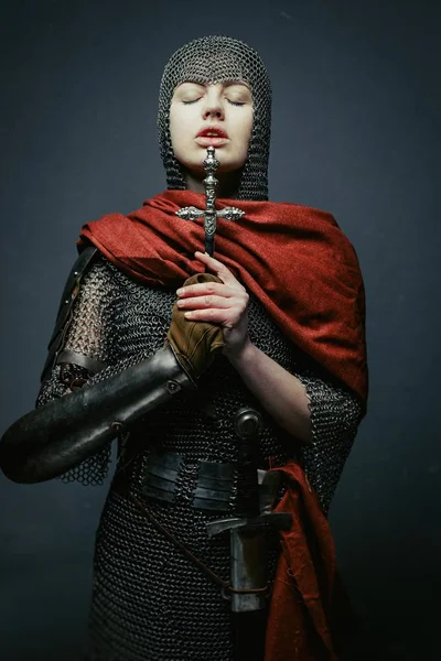 Woman in knight armour — Stock Photo, Image