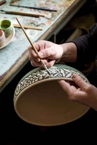 Artiste peinture poterie — Photo