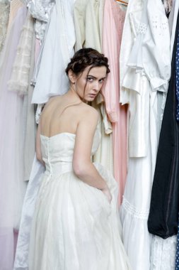 muhteşem bir genç kadın