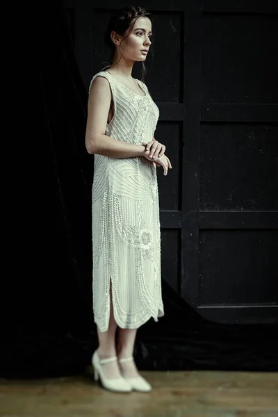 Γυναίκα σε κομψό φόρεμα — Φωτογραφία Αρχείου