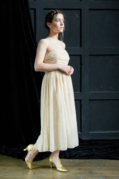 Woman in elegant dress — Stock Photo, Image