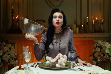 kemikler için yemek kadın