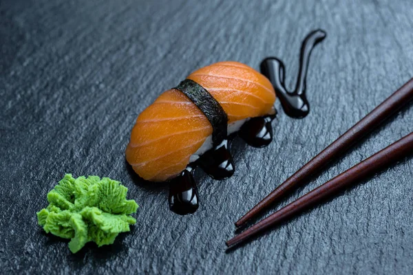 Lazac Nigiri sushi — Stock Fotó