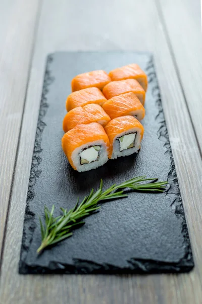 三文鱼寿司寿司卷 — 图库照片