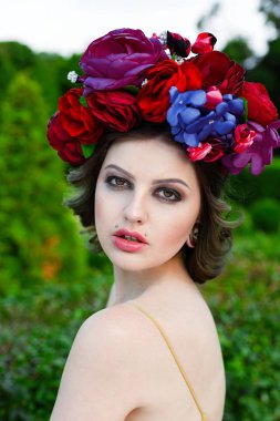 kadın şık şapkalar