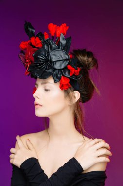 çiçek headdress kadında